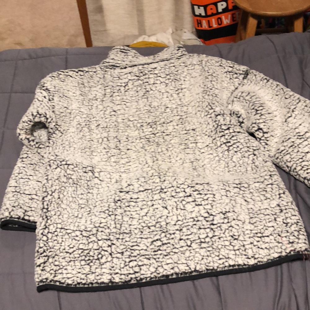 Sweater - Picture 3 of 3